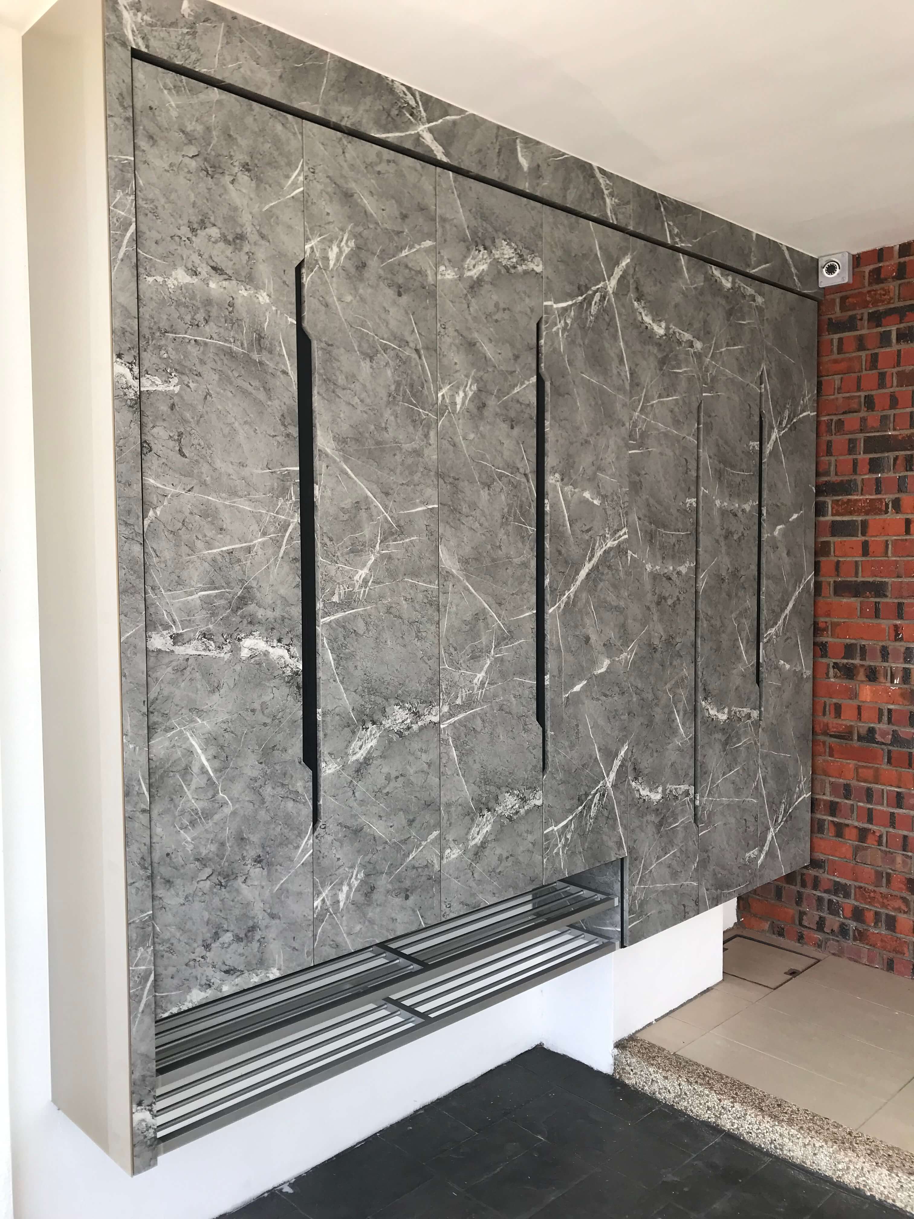 Perabot Custom dan Storan Built-in
